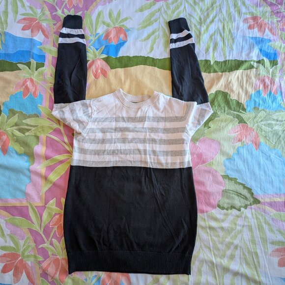 XIOS New York Women's XS Crewneck knit sweater black white Striped Long Sleeves - Picture 3 of 14